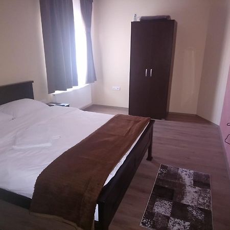 Auberge de jeunesse Prenociste Hrast à Paraćin Extérieur photo