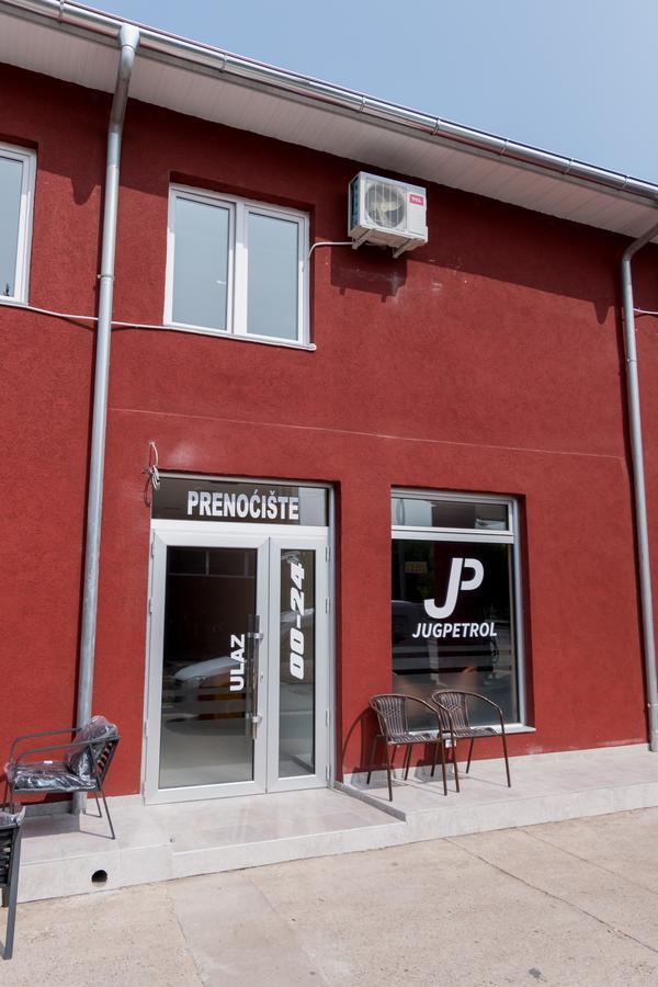 Auberge de jeunesse Prenociste Hrast à Paraćin Extérieur photo
